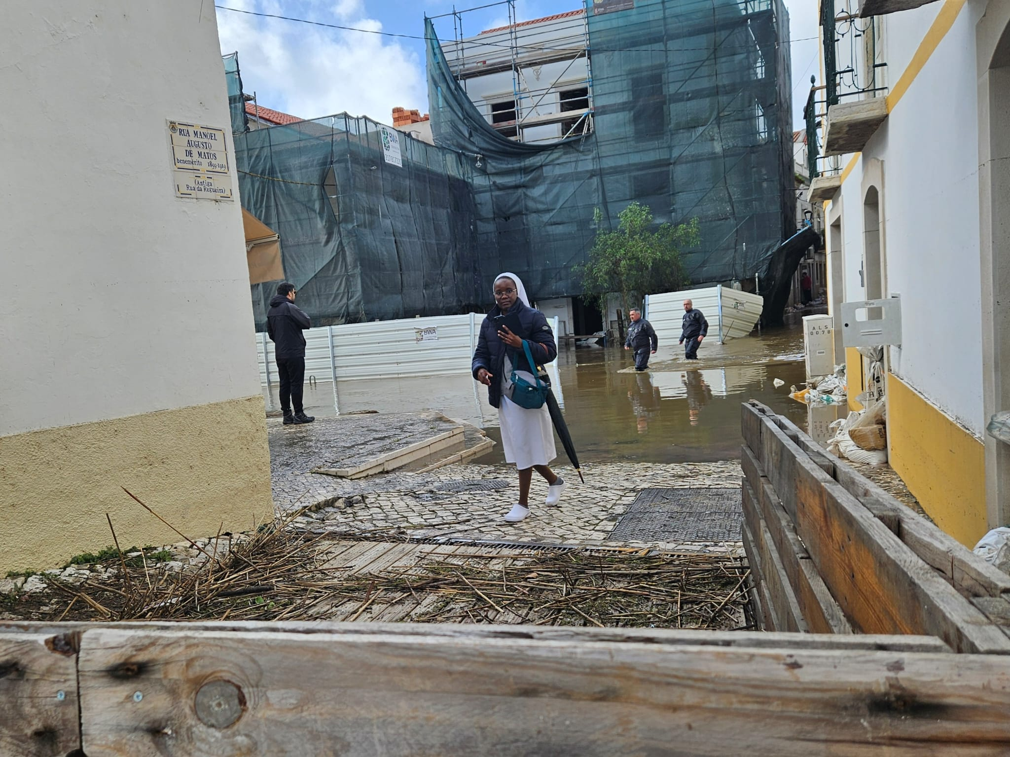 Casa paroquial em Alcácer do Sal: "Quando saí já só tinha dois degraus para fugir"