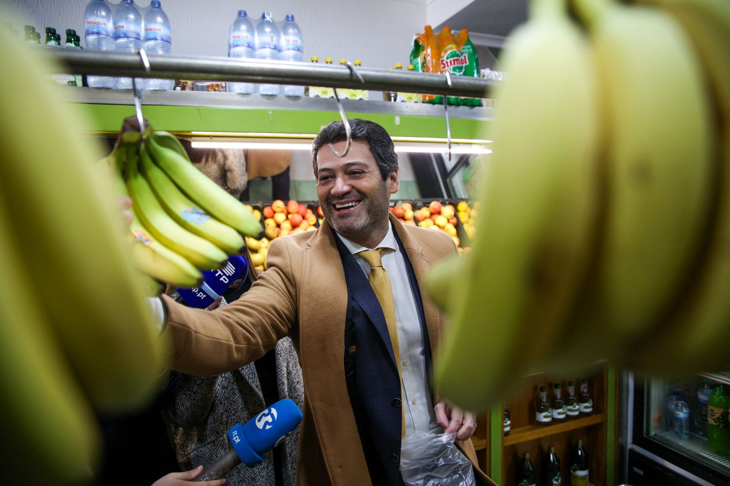 Ventura não quer ser "miss" e mostra "bananas" na campanha