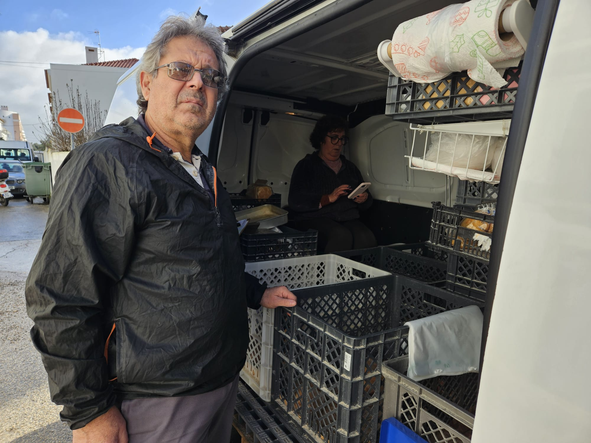 Em Alcácer do Sal "se não vai o cliente ao pão, vai o pão ao cliente"