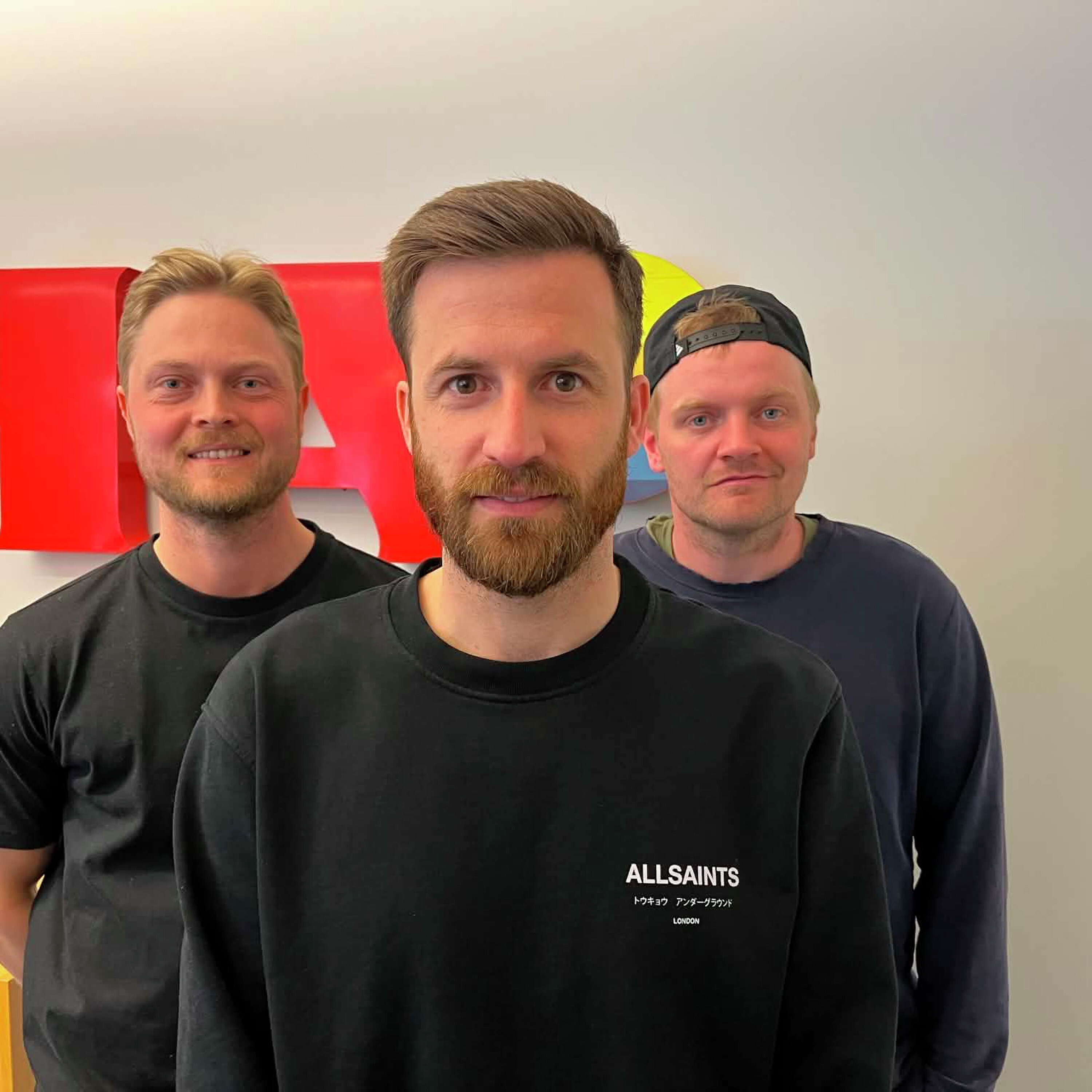 På krykker i 17-mai-toget episode artwork