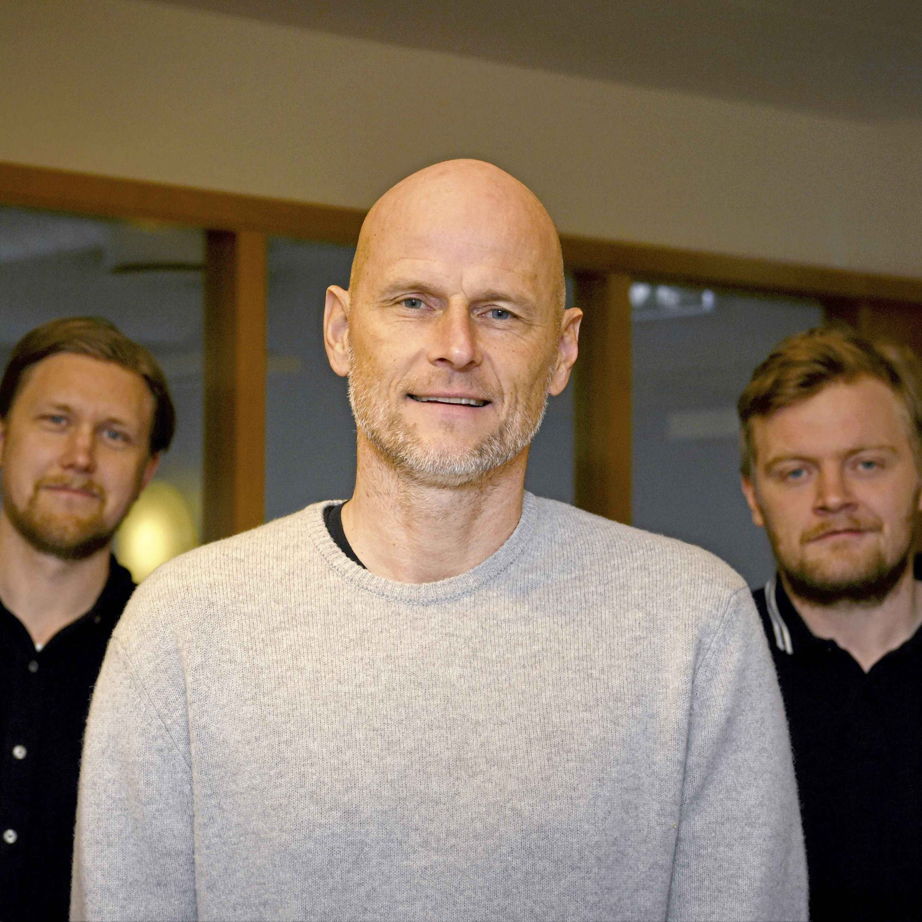 #45 (3) - Ståle Solbalken gir Oilers-tips, hyller gamle hockeyhelter, om klubbene han har trent, kritiserer Trump - og tar æren for Skjelbæks suksess