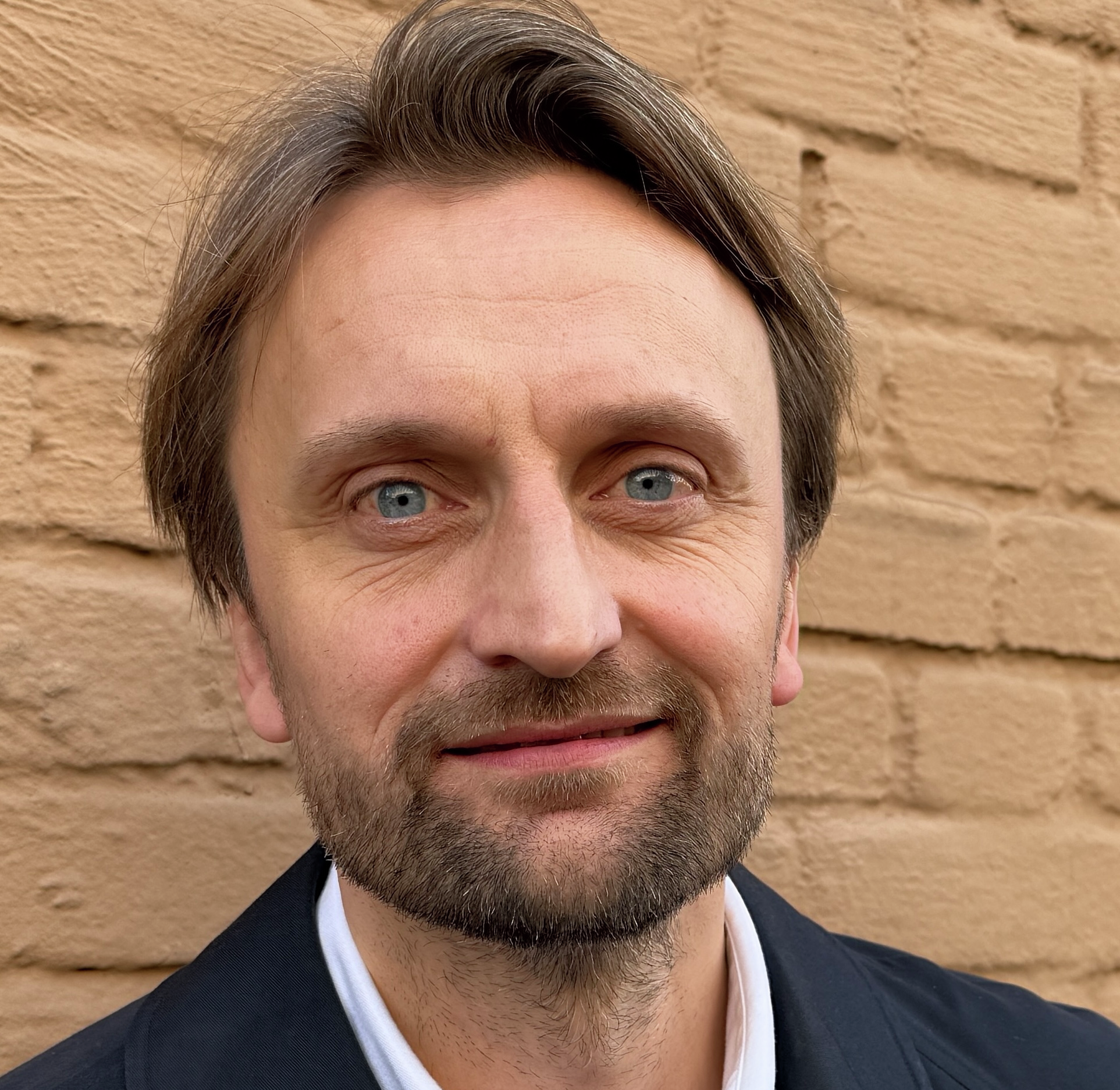 GODE NAZISTER: Eivind Sæther om ondskap, heltemot – og den store flukten episode artwork