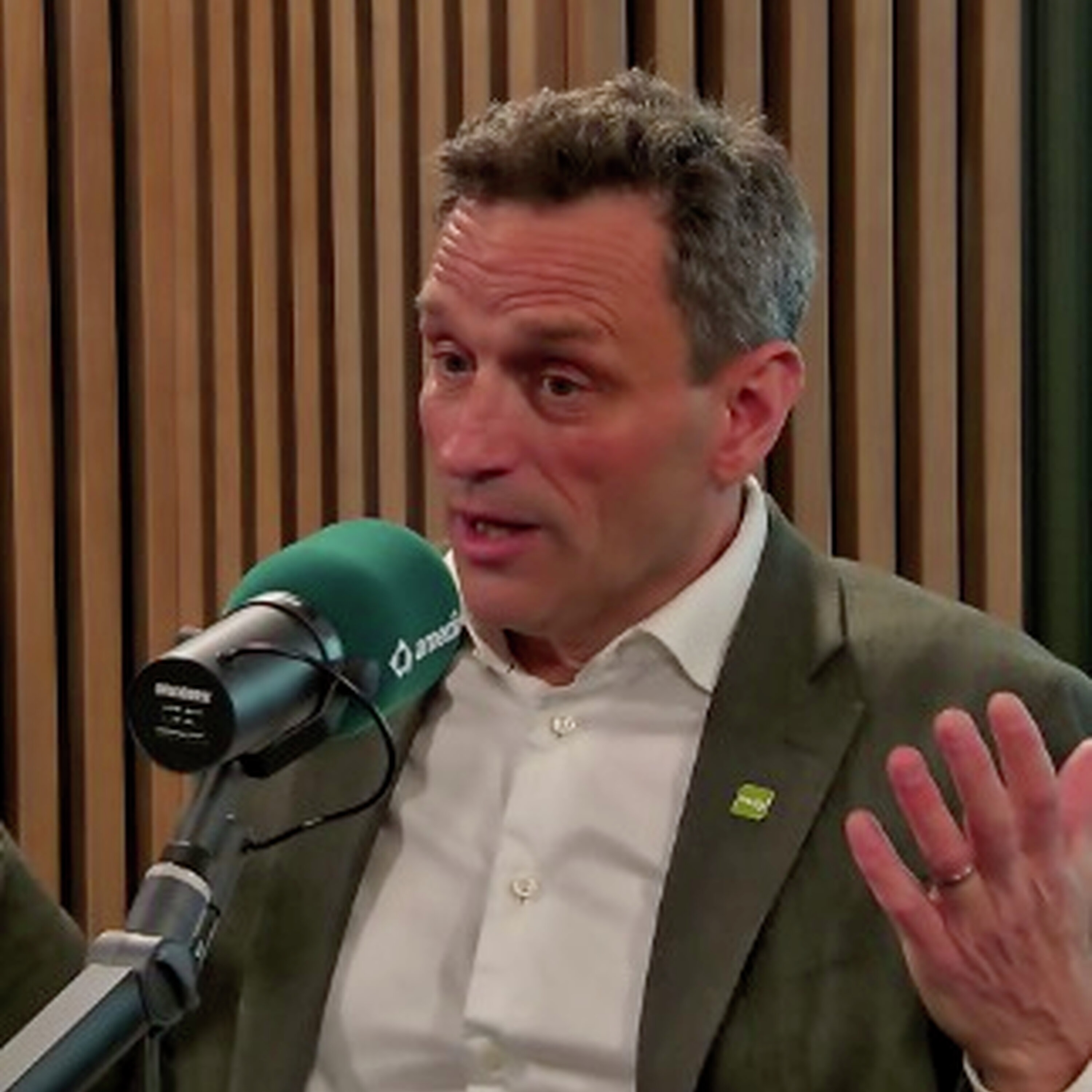 Angriper SV: – De grafser i sin egen navle Angriper SV: – De grafser i sin egen navle