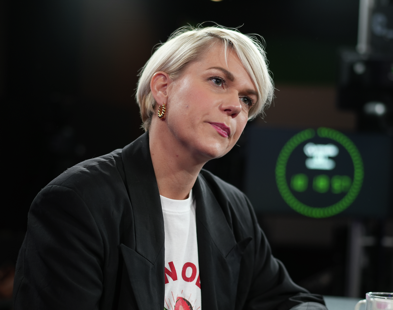 Sigrid Bonde Tusvik med klar melding om kongefamilien: – Tror ikke de tør episode artwork