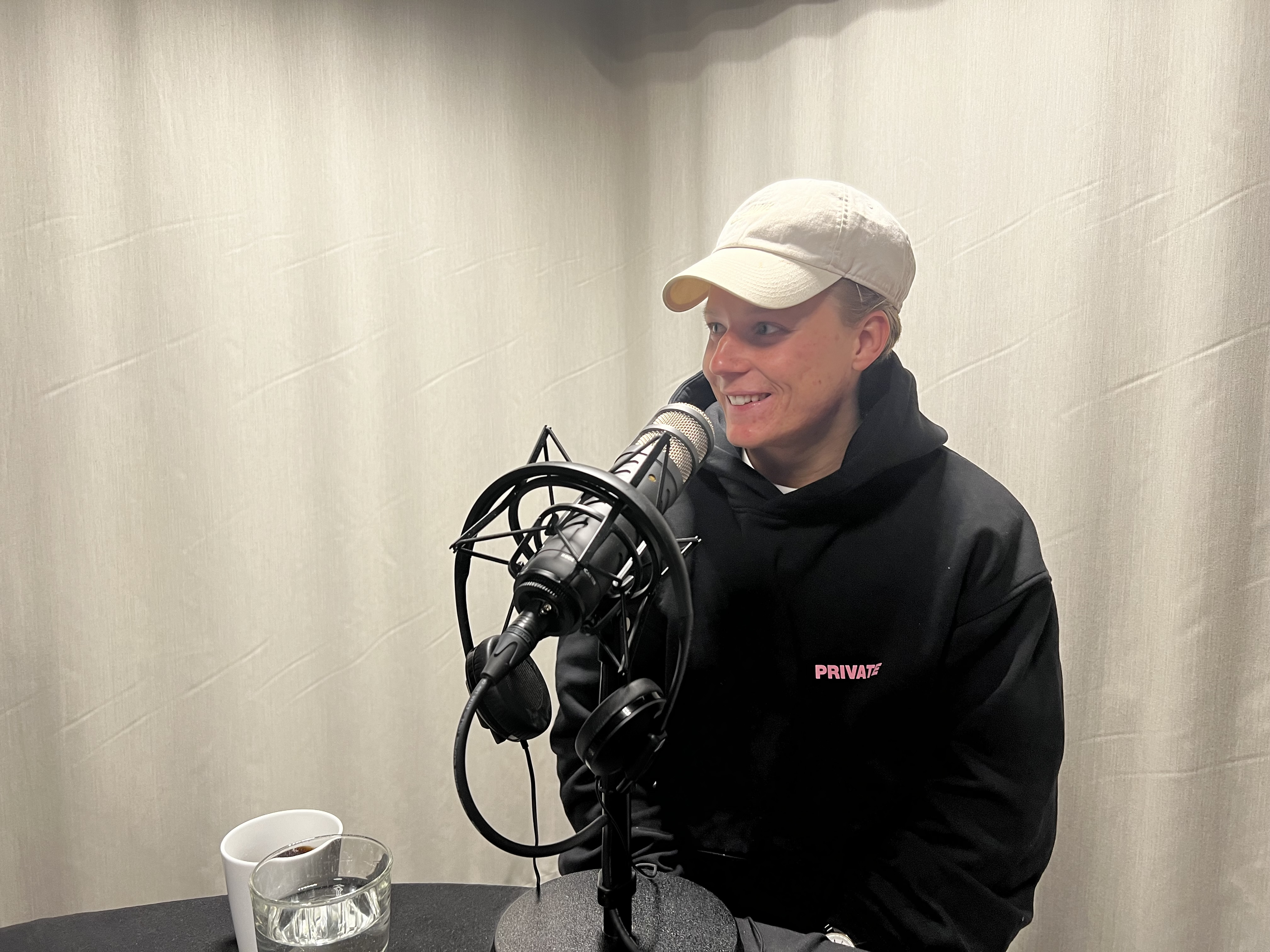 August Mikkelsen - helt ærlig