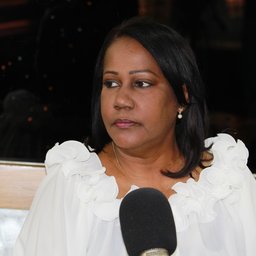 Presidenta de la ADP plantea que se revise el programa de no repitencia