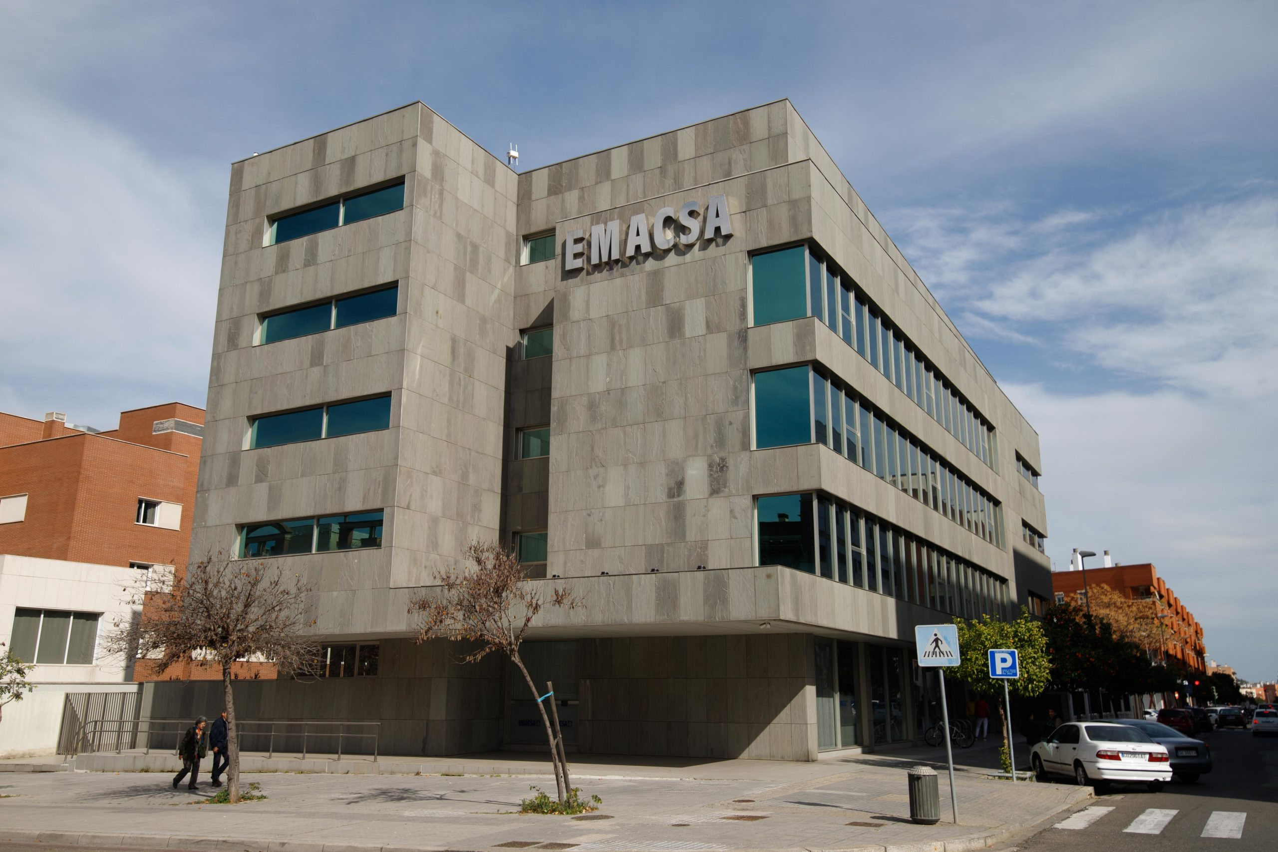 Así es la atención al usuario y la comunicación con los clientes de Emacsa