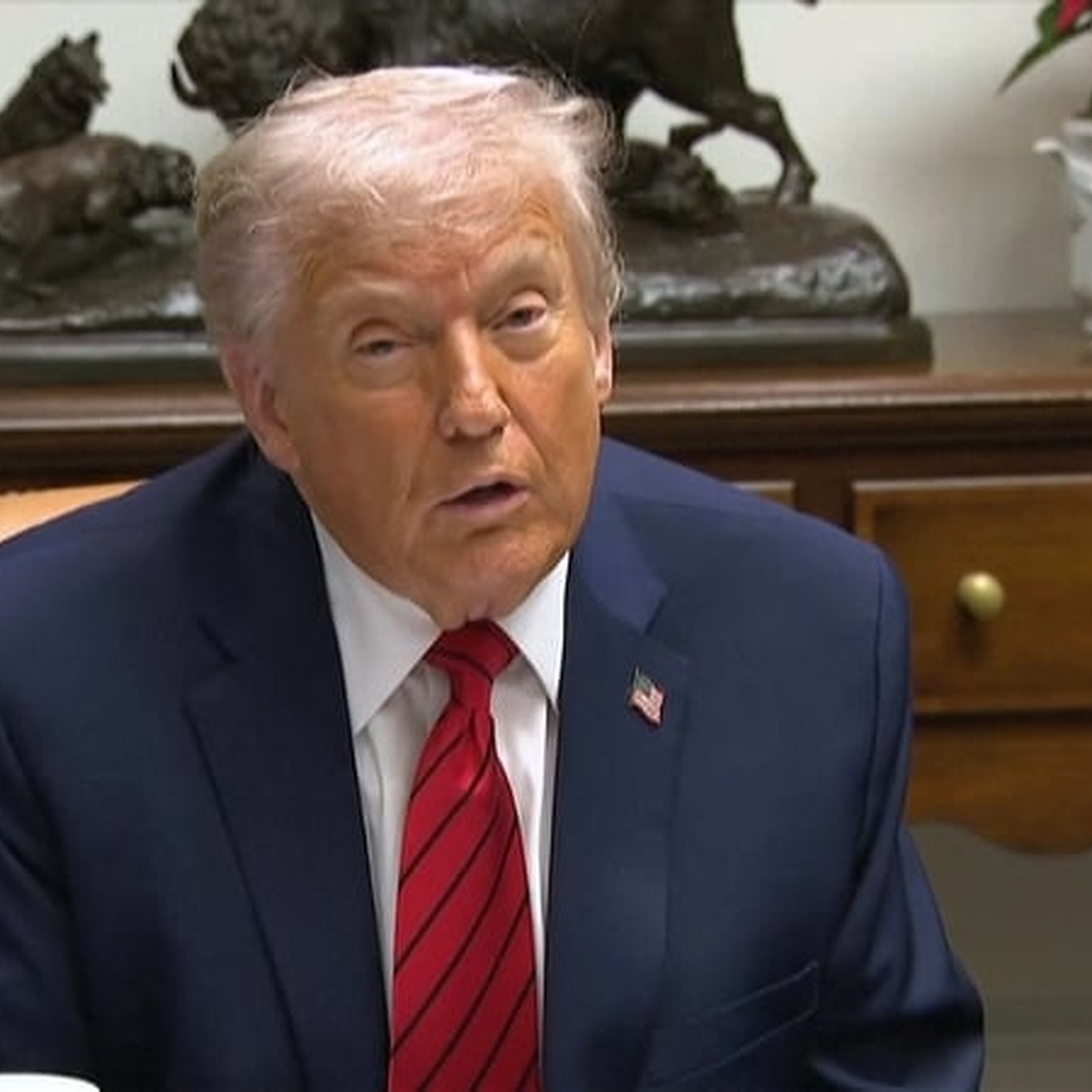 Tráchtaire ar chúrsaí polaitiúla na Stáit Aontaithe . Tráchtaire ar chúrsaí polaitiúla na Stáit Aontaithe .