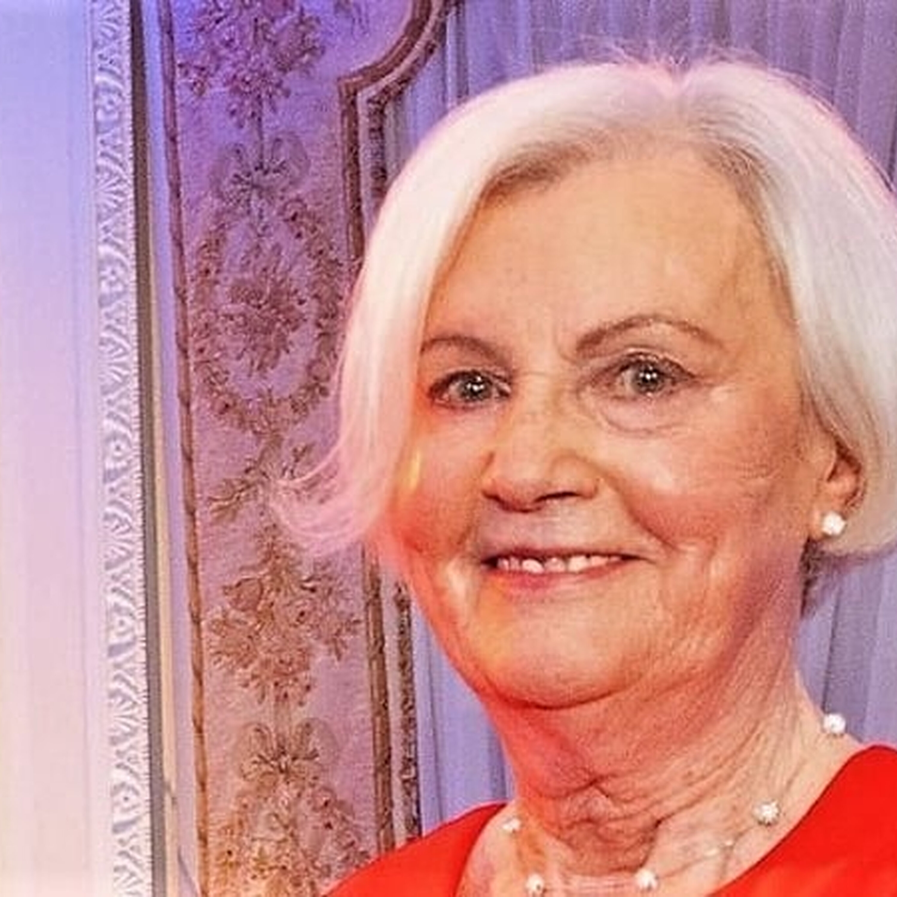 Póilín Ní Chiaráin : Comhfhreagraí RnaG i mBéal Feirste. Póilín Ní Chiaráin : Comhfhreagraí RnaG i mBéal Feirste.