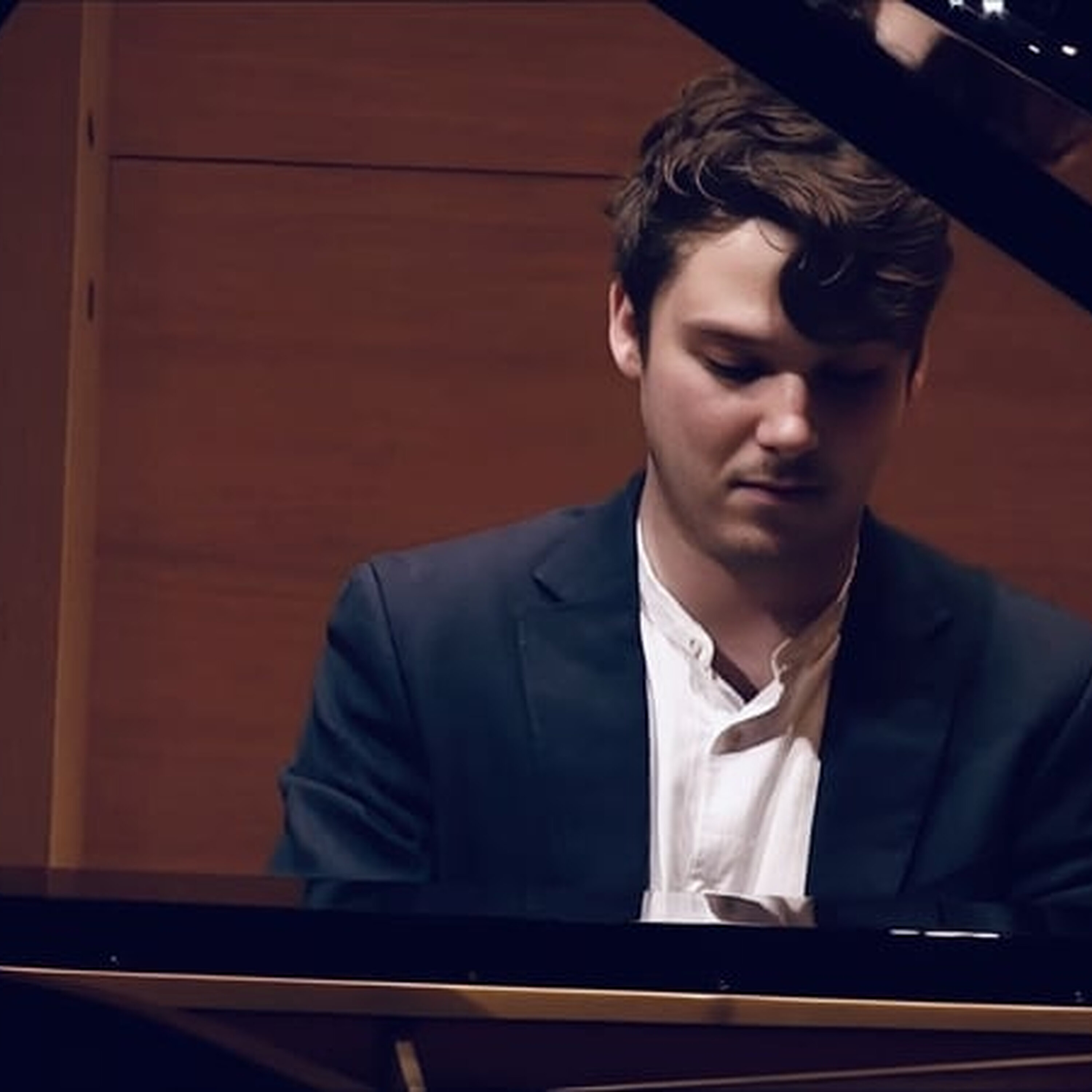 Phillip Leslie: Chopin Recital