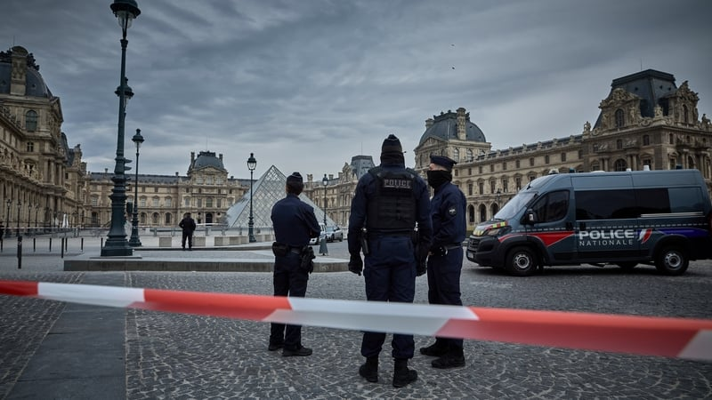 Thieves steal 'priceless' jewels from Louvre Museum in Paris