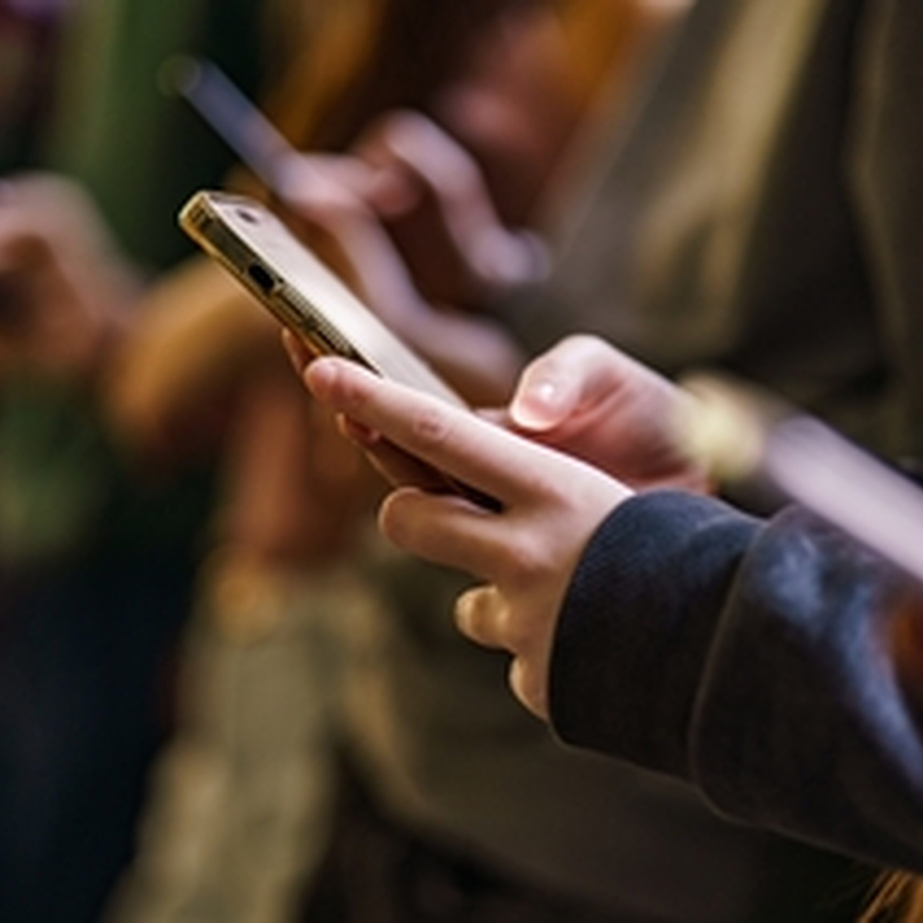 Ban unsafe online services for children, says Coimisiún na Meán