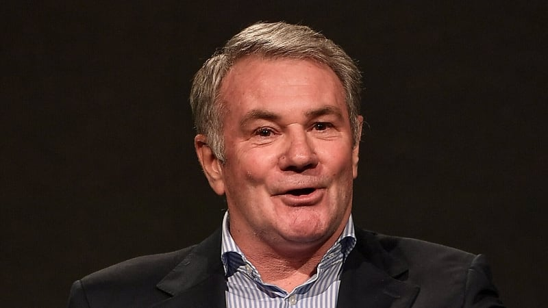 8:35am Sports News - Ray Houghton Interview