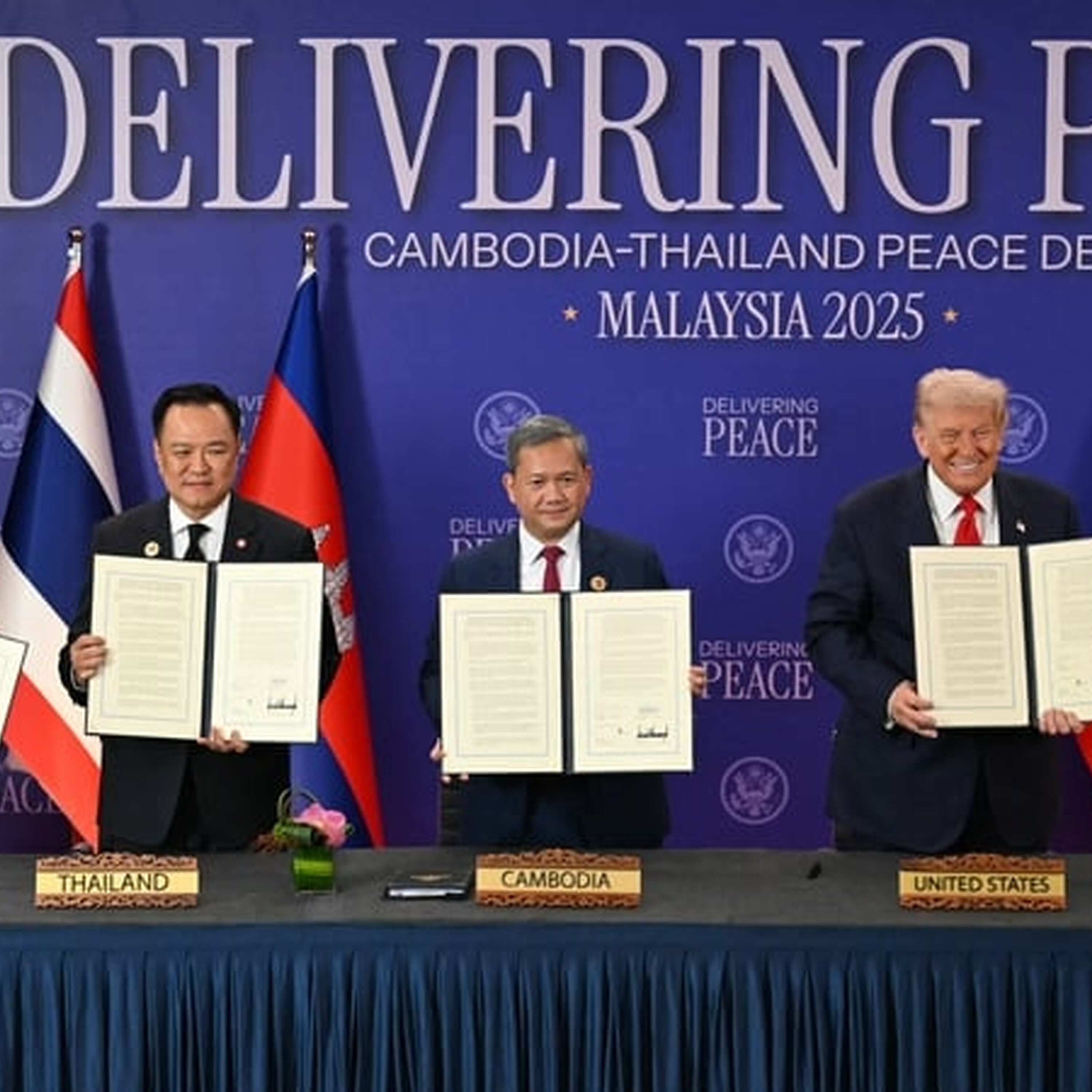 Trump oversees truce signing, trade deal on first Asia stop Trump oversees truce signing, trade deal on first Asia stop