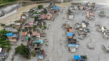 Nepal flash floods: Death toll rises as rescue efforts continue