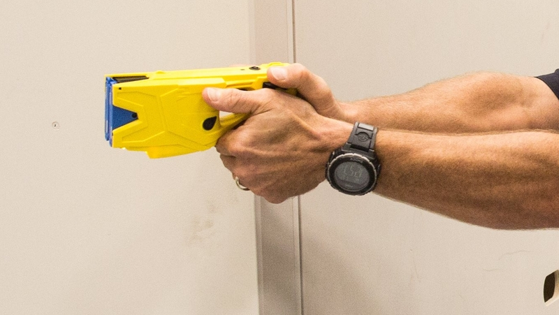 Frontline Gardaí to trial Tasers