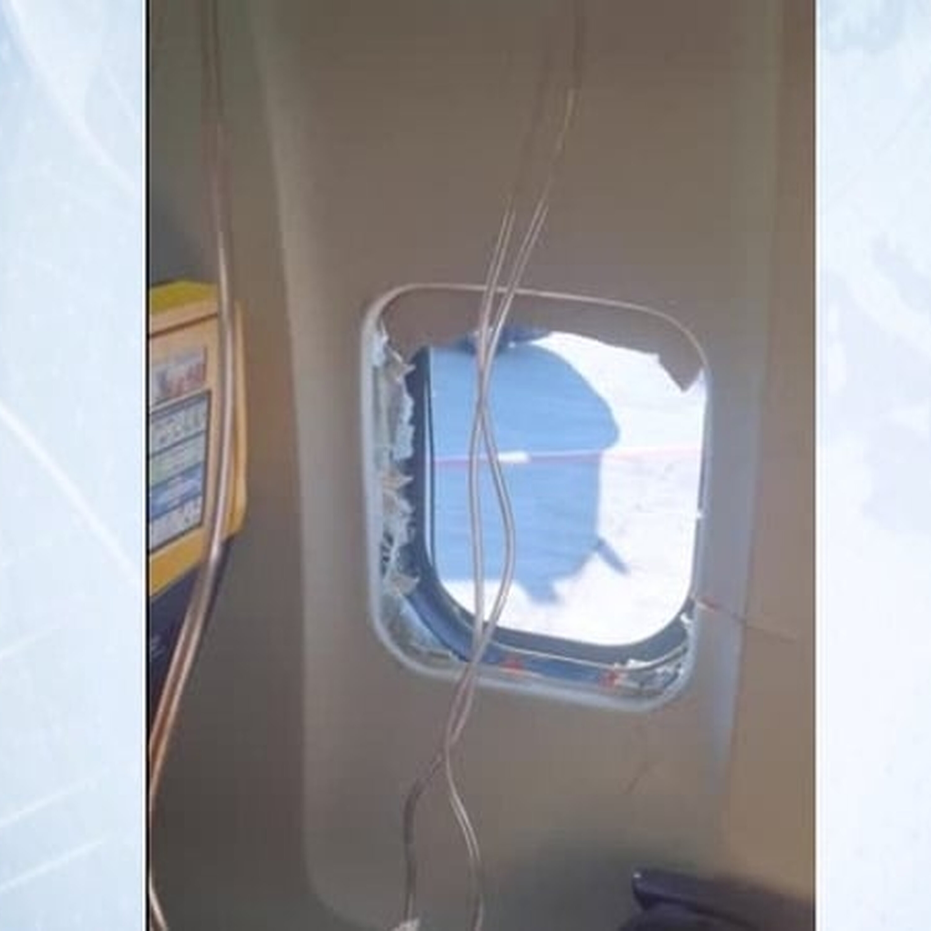 US to probe Ryanair about broken window incident