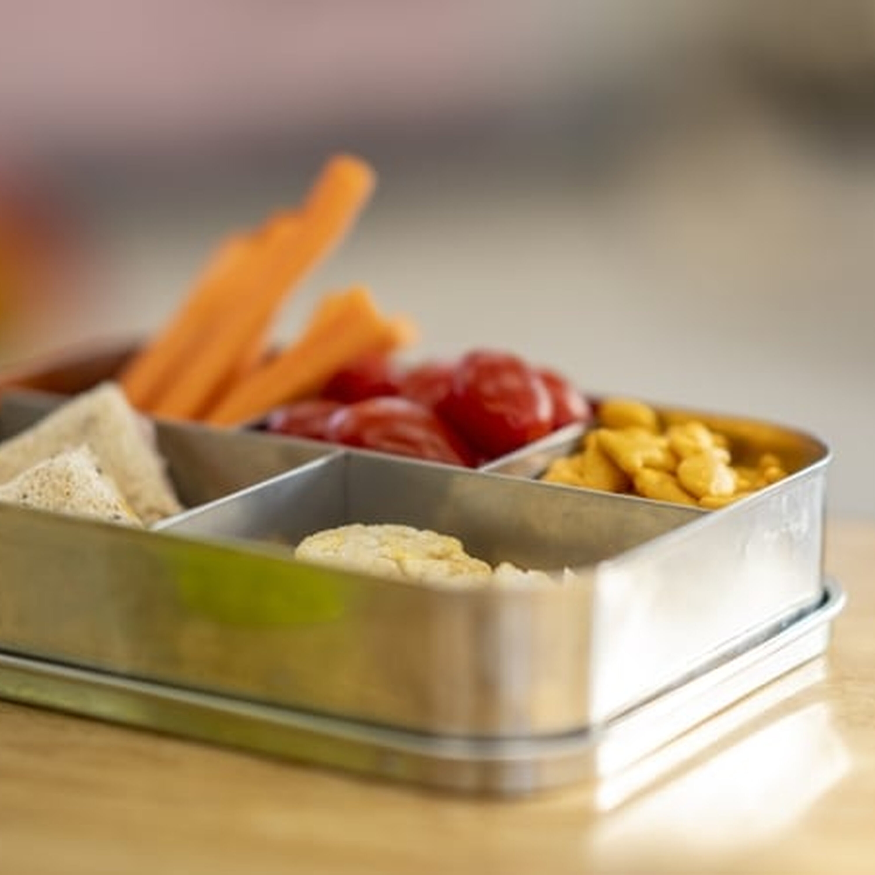 How do schoolchildren get their lunches in Finland? How do schoolchildren get their lunches in Finland?