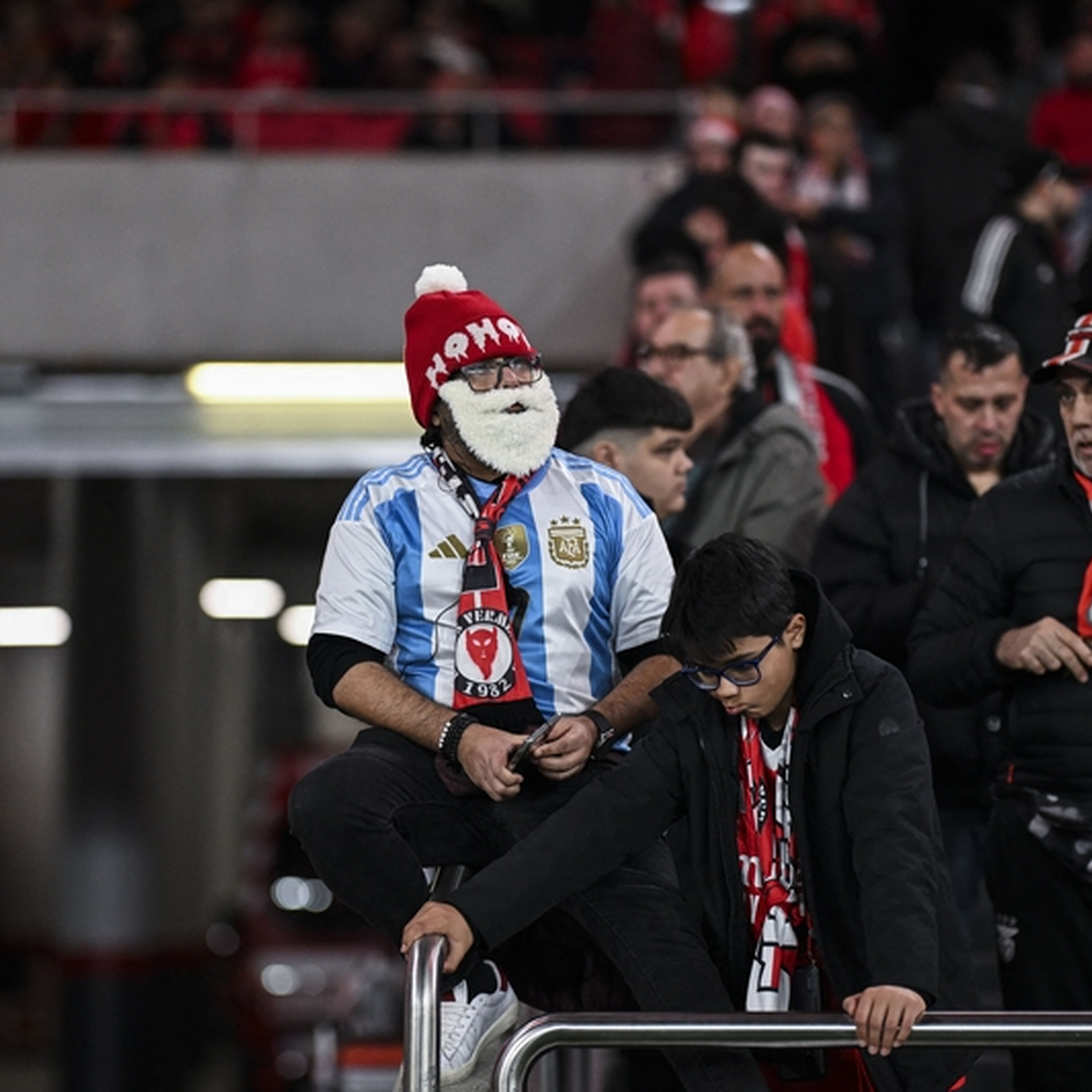 What to gift a sports fan this Christmas? What to gift a sports fan this Christmas?