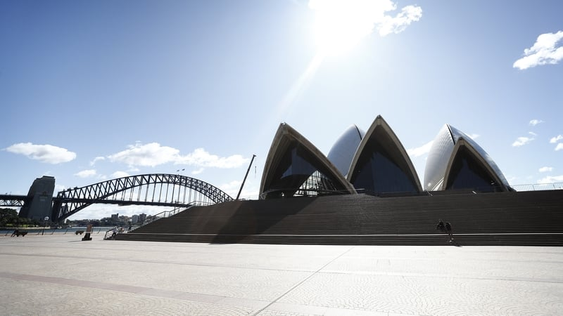 Irish and Australian living abroad