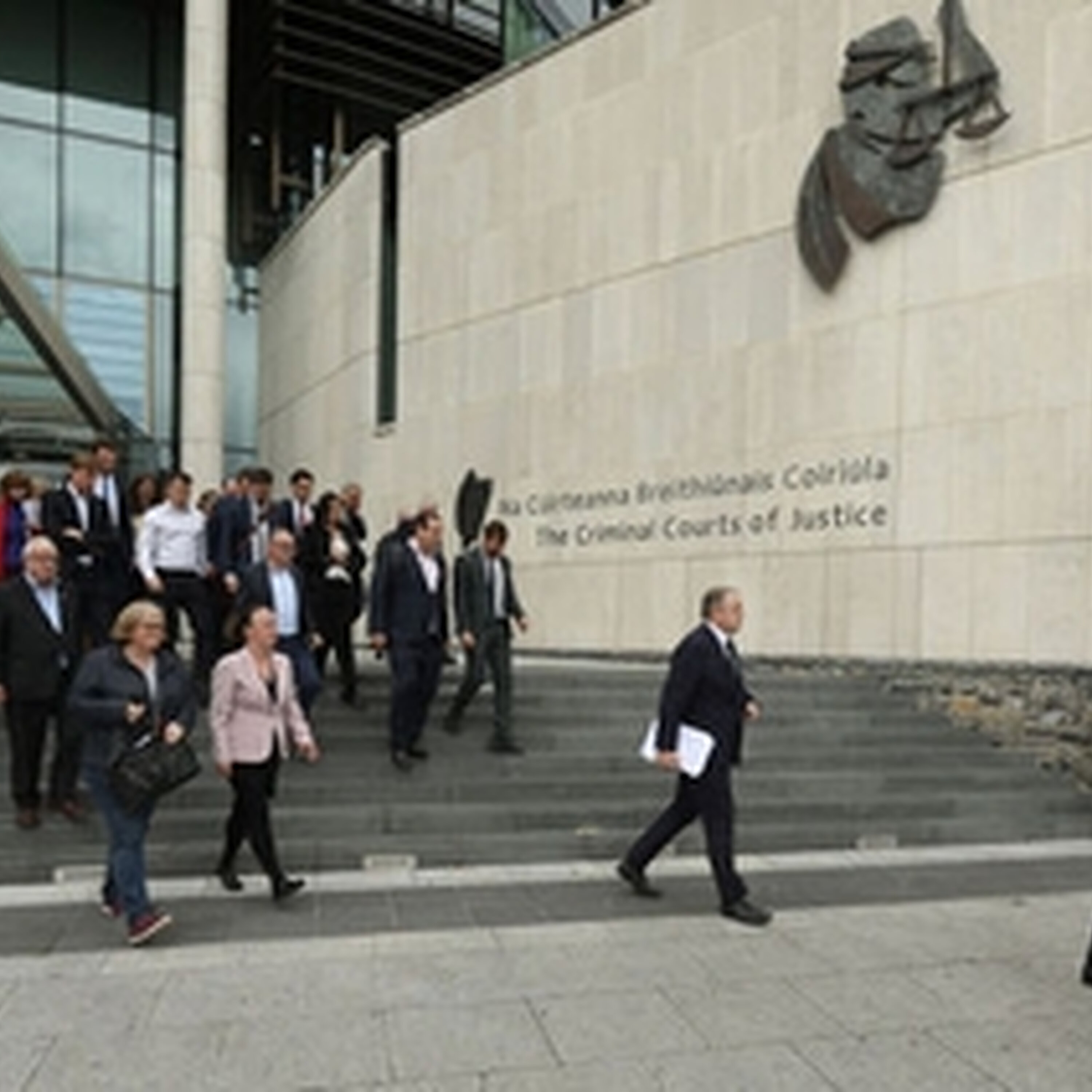 Tús Áite: Díospóireacht