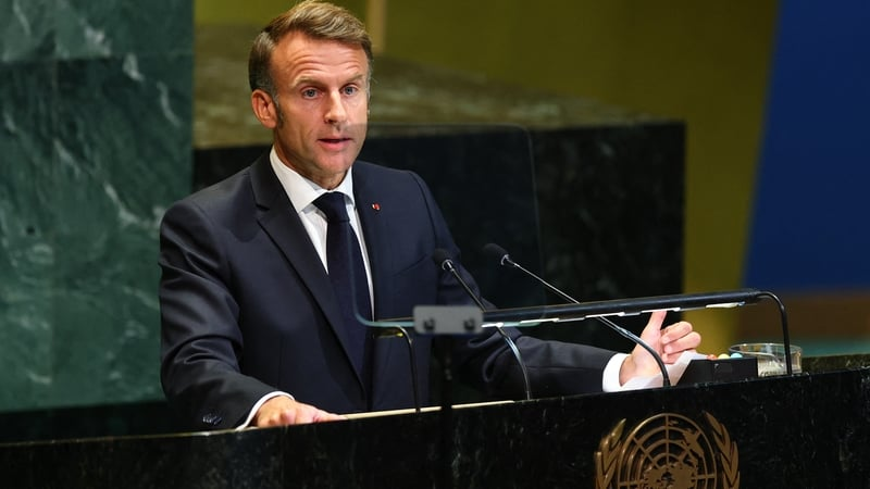 Tús Áite: Emmanuel Macron