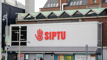Tús Áite: SIPTU ag bagairt stailce