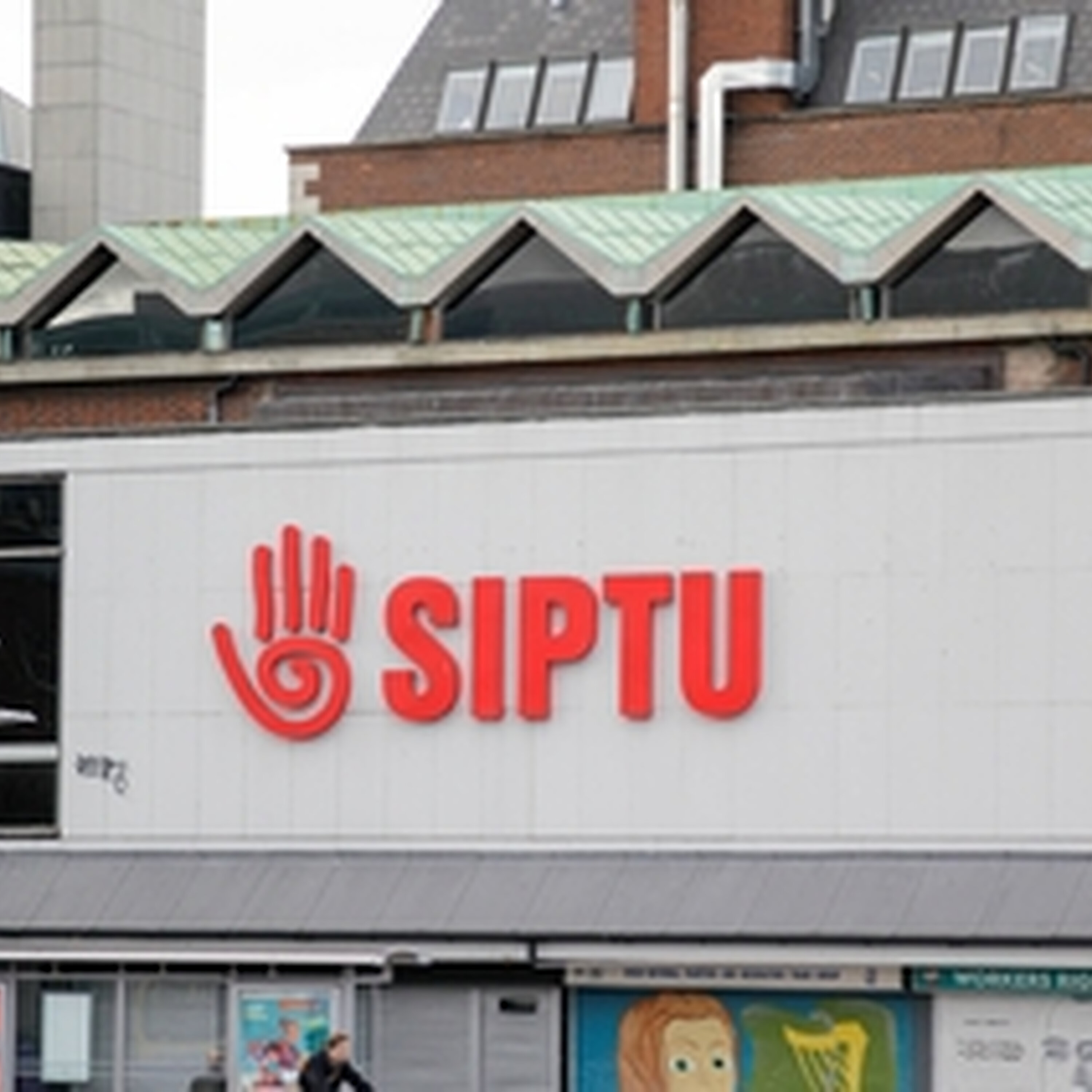 Tús Áite: SIPTU ag bagairt stailce