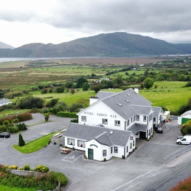 Babara Philbin, Úinéir Tigh Mháire Luke i dTuar Mhic Éadaigh.