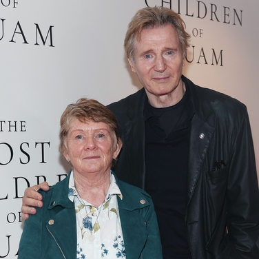 Róisín Ní Mhaoláin, Léirmheastóir.