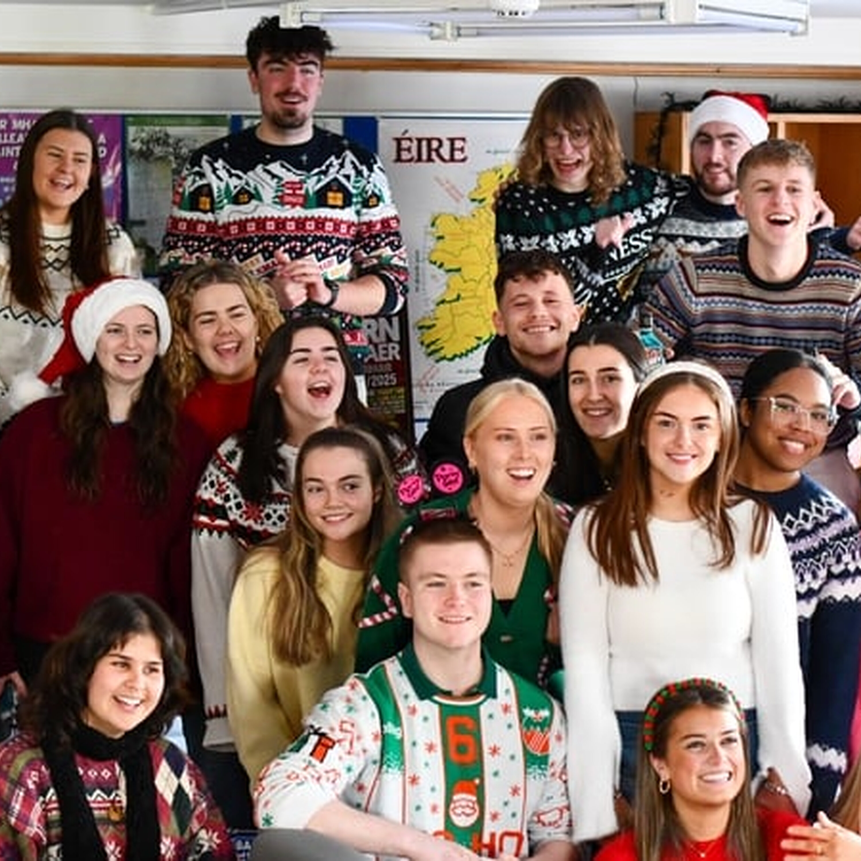 Mic léinn ó Acadamh na hOllscolaíochta Gaeilge. Mic léinn ó Acadamh na hOllscolaíochta Gaeilge.