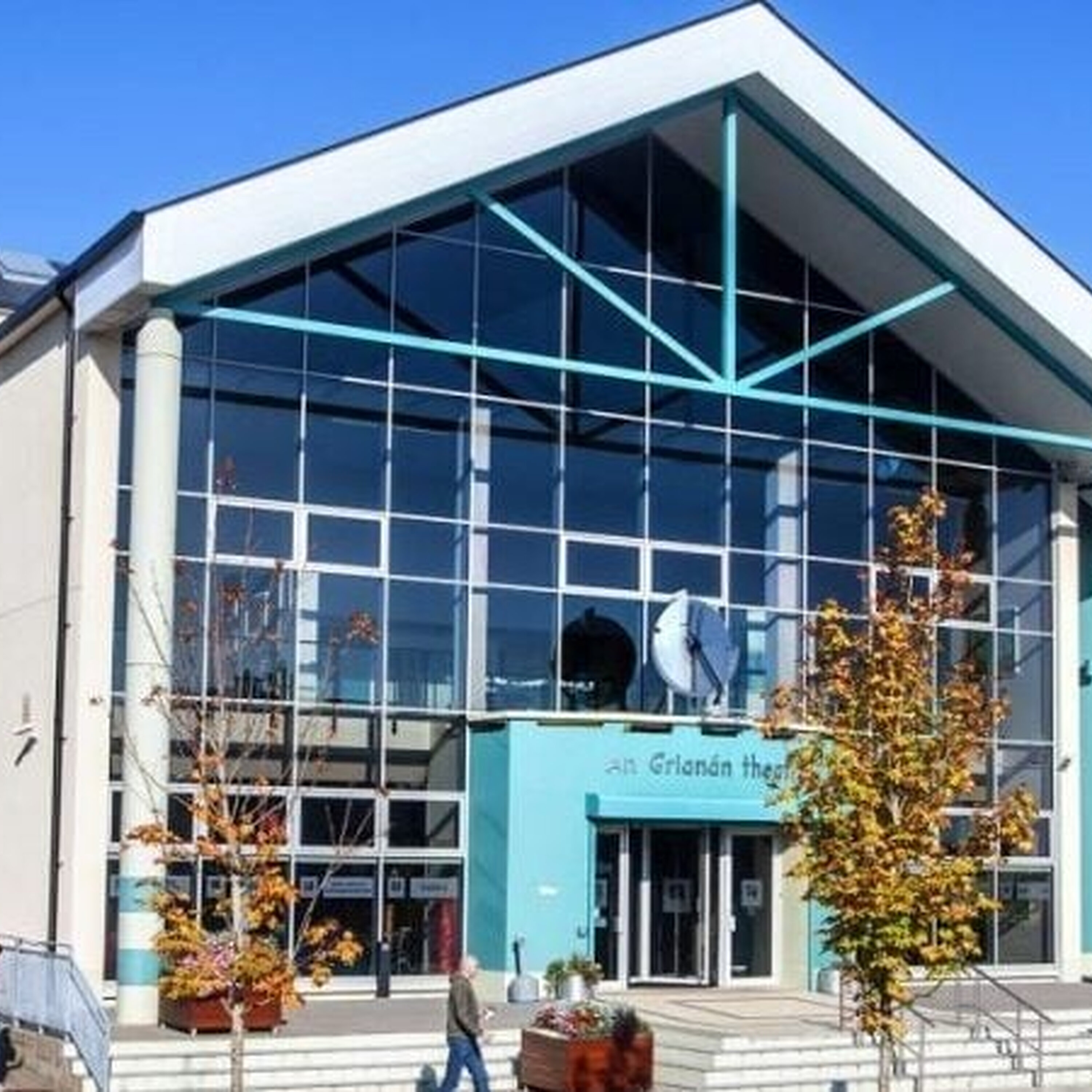 Dermot Ó Gallachóir Ball de Bhord an Ghrianáin. Dermot Ó Gallachóir Ball de Bhord an Ghrianáin.