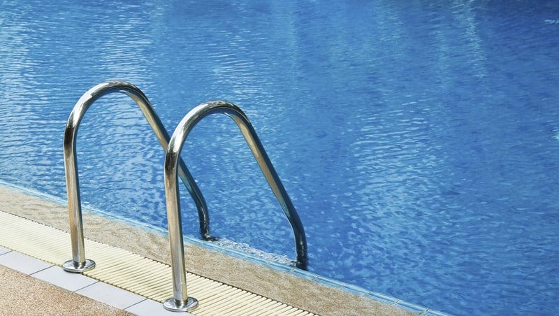 Brenda Donohue dips her toes into Ballinakill Pool
