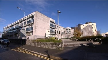 Teastaíonn maoiniú ó Chomhairle Contae na Gaillimhe do shábháilteacht bóthair, dar le comhairleoir ó Chonamara. episode artwork