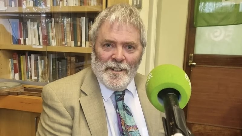 An tOllamh Pádraig Ó Macháin