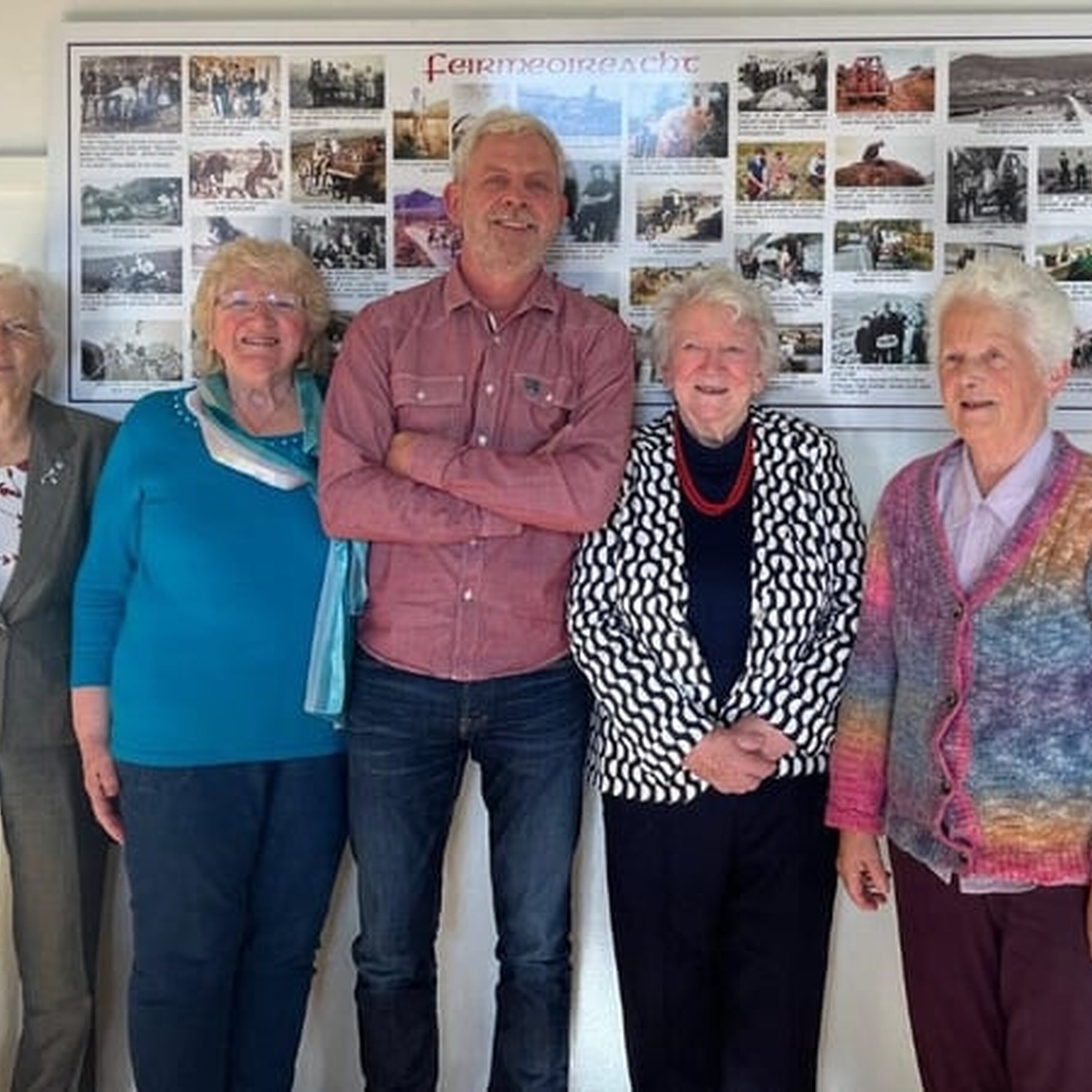 Síle Uí Mhaolcatha, Mairéad Ní Dhubhda, Eibhlín Uí Néill, Máire Uí Ghrifín, Mossy Donegan