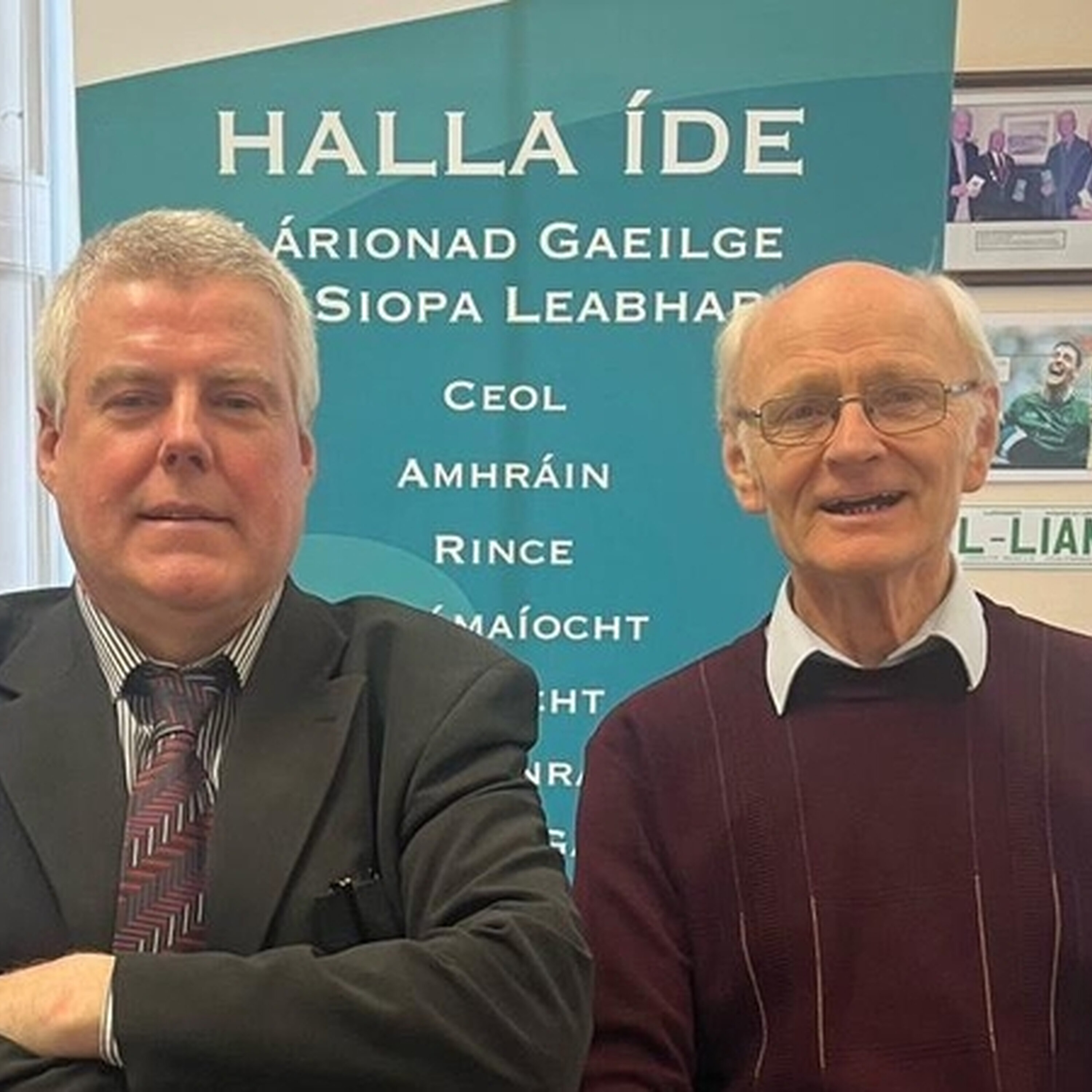 Rónán de Búrca agus Micheál Ó Siochrú Rónán de Búrca agus Micheál Ó Siochrú