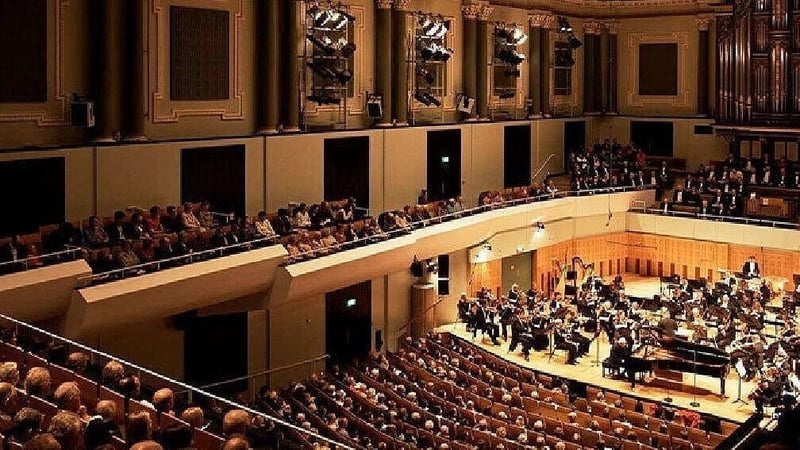 Brian Ó Broin agus Meadhbh Ní Chathasaigh