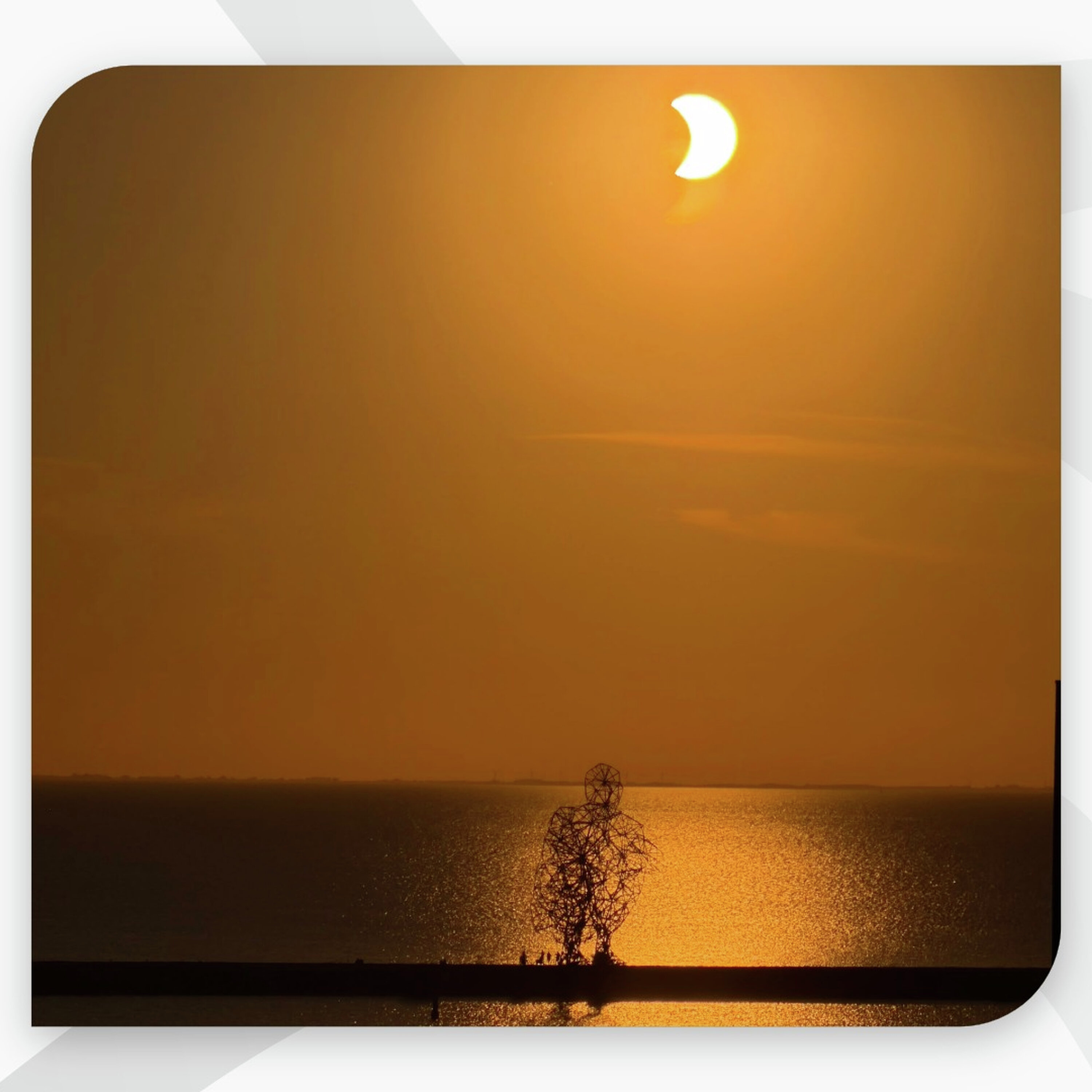 Duizenden Flevolanders genieten langs het water van de eclips episode artwork