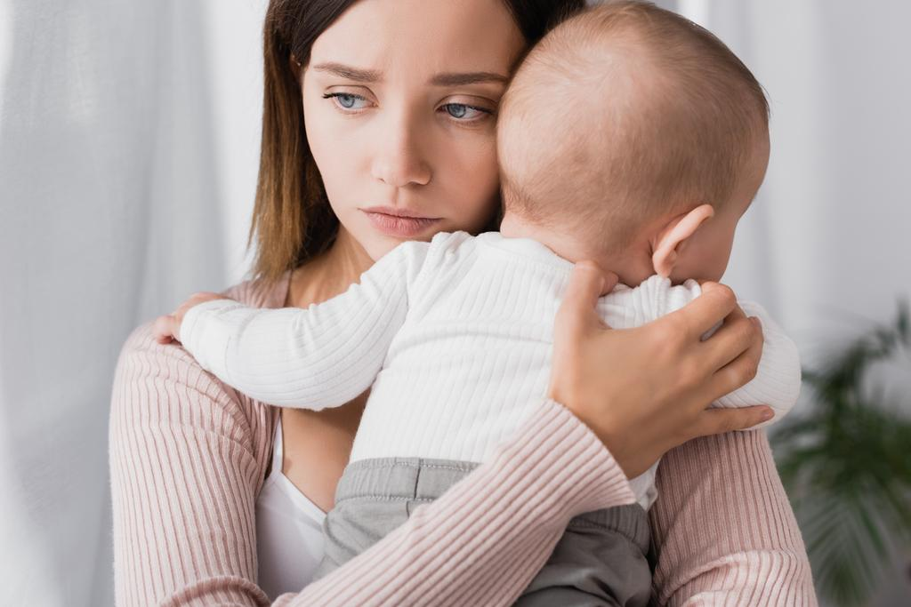 ¿Debo contarle a mi hijo que su papá me engañó? episode artwork