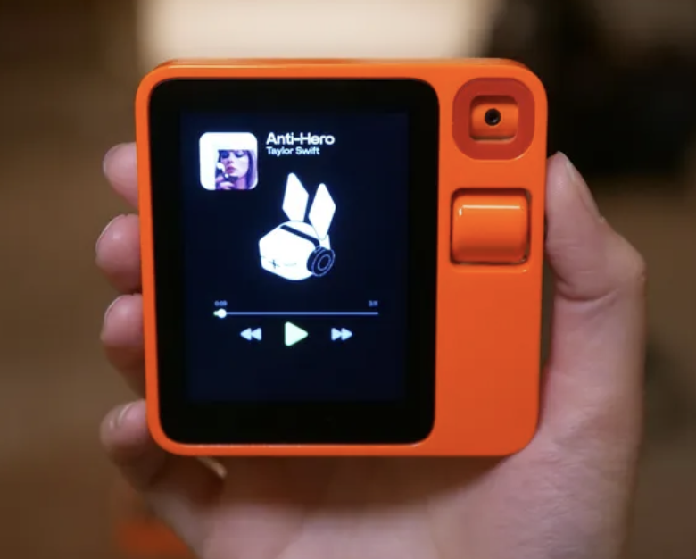 Rabbit R1: Another screen for you to look at -- but with AI!
