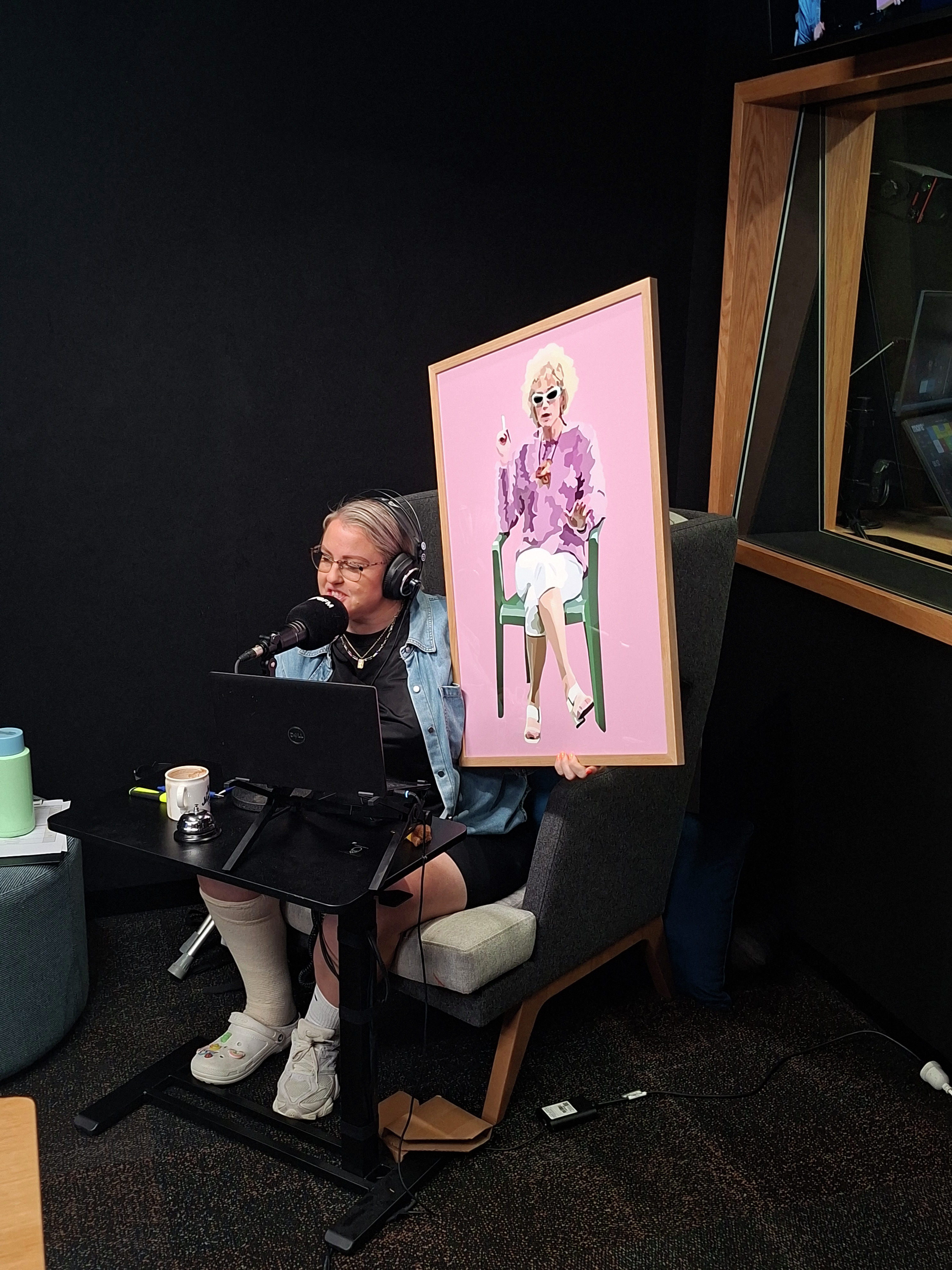Look At Moee! 🖼️💋 Lana Unboxes An Absolute Masterpiece Of 'Kath & Kim' Artwork Live On Air! Is It 'Noice, Unusual' Or Total Perfection? episode artwork