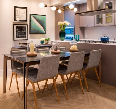 Escolhendo a mesa de jantar