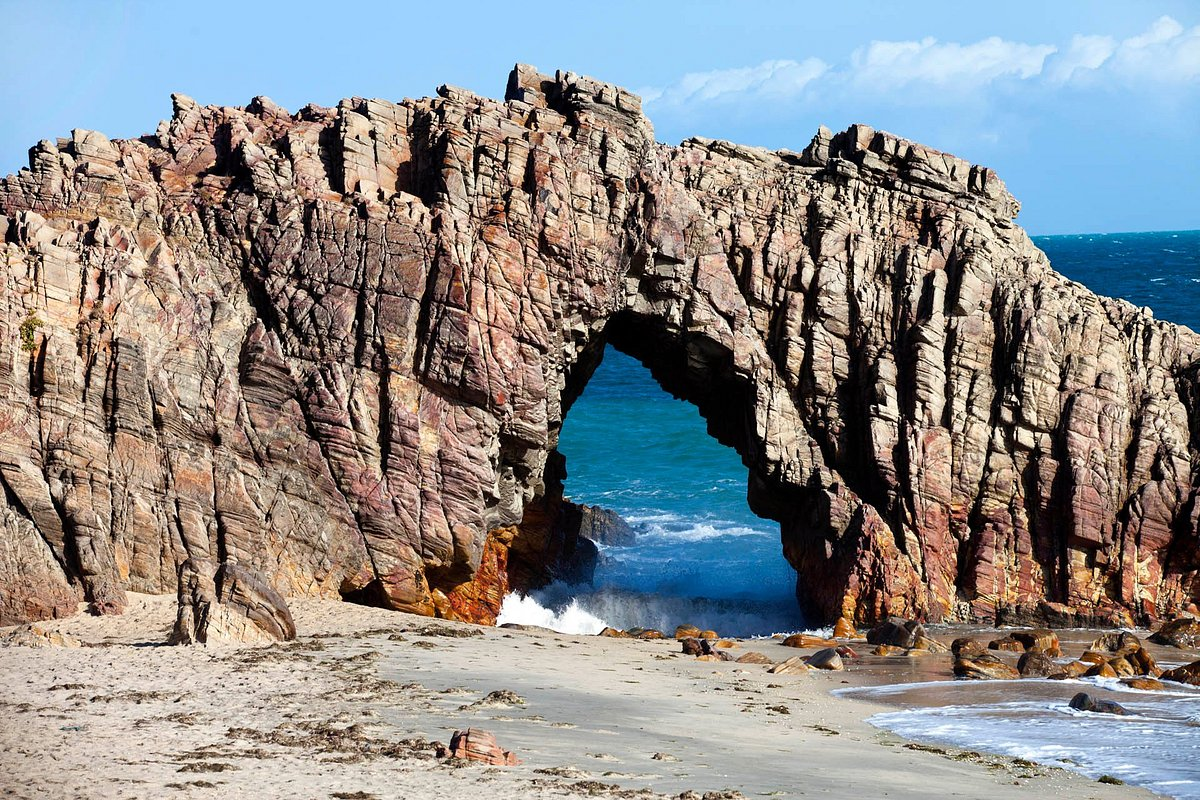 Que tal curtir uma praia paradisíaca no Nordeste?