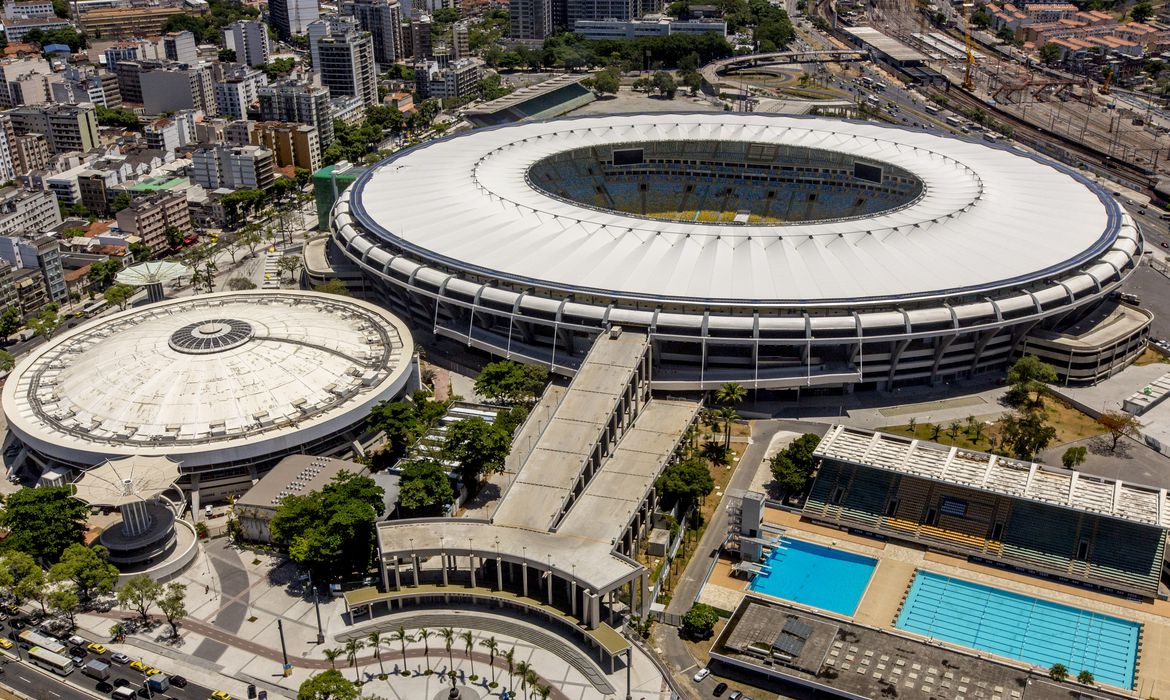Interessados em assumir o Maracanã!