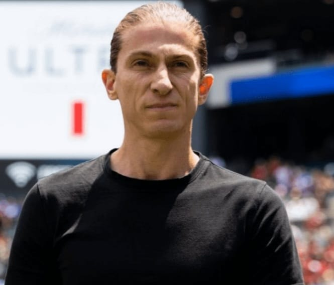 Filipe Luís merecia mais respeito da diretoria do Flamengo