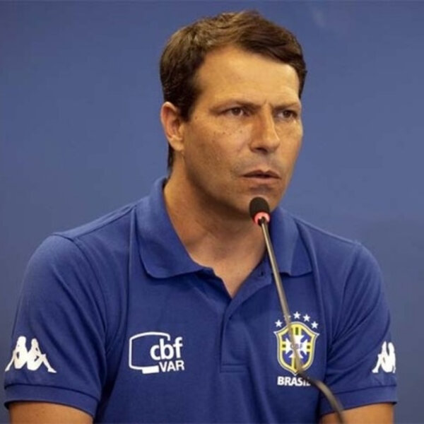 Os problemas do futebol brasileiro se resumem à arbitragem?