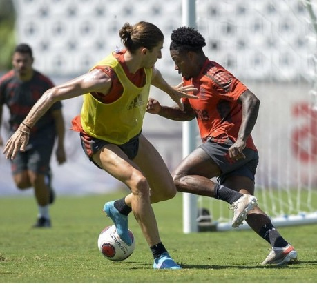 A bola pune o que será do Flamengo para 2024