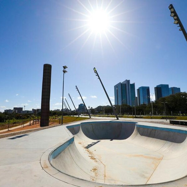 Maior skatepark da América Latina abre em Porto Alegre