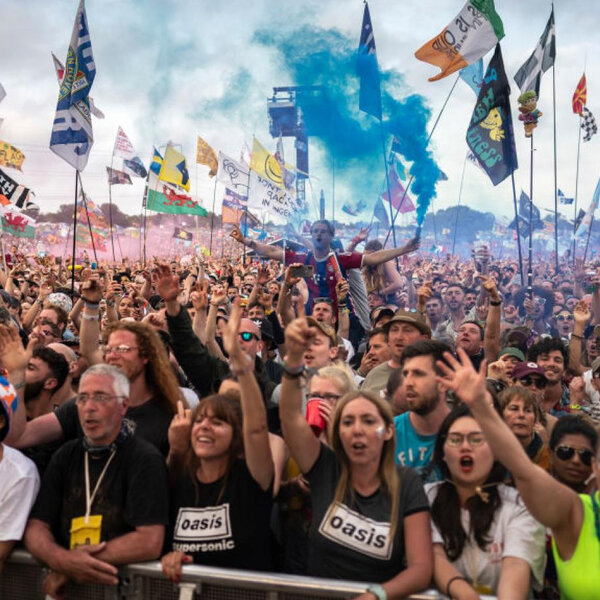 Fundador do Glastonbury diz que festival pode voltar apenas em 2022